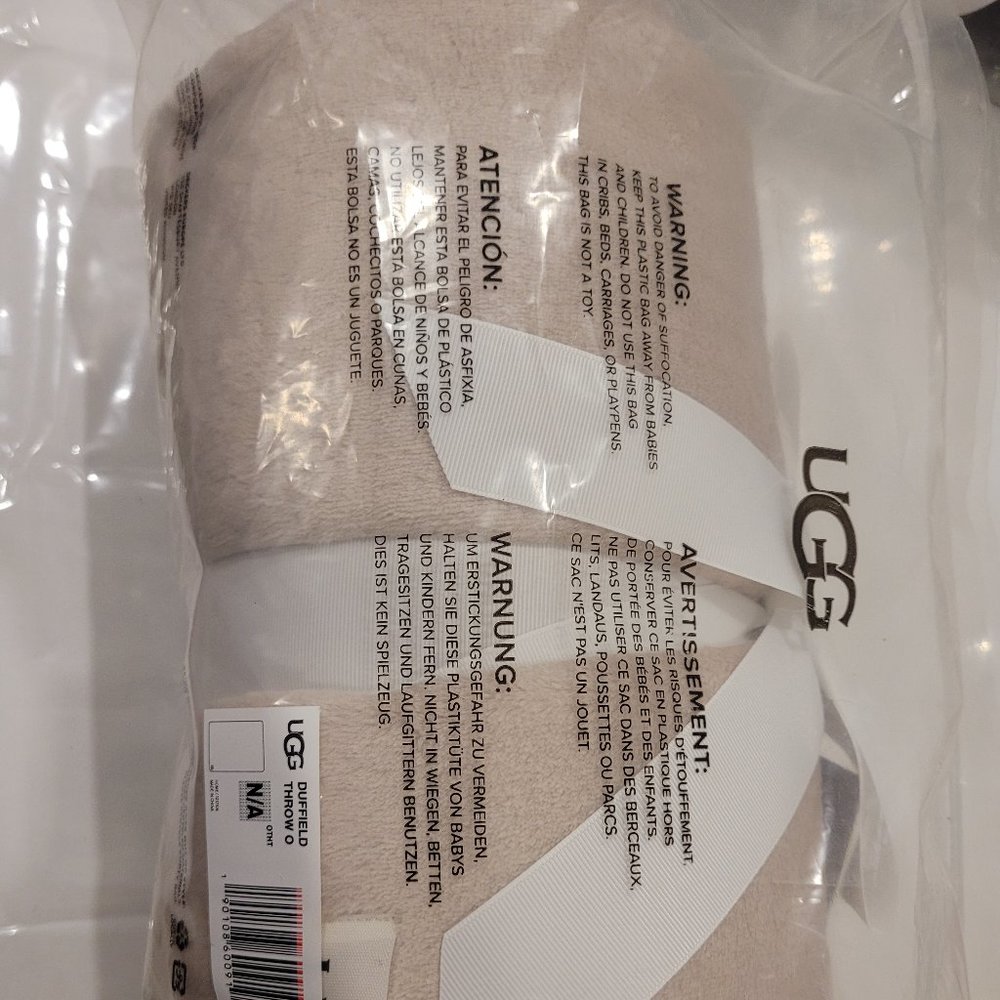 Brand New UGG Home Duffield Throw Blanket 50 x 70